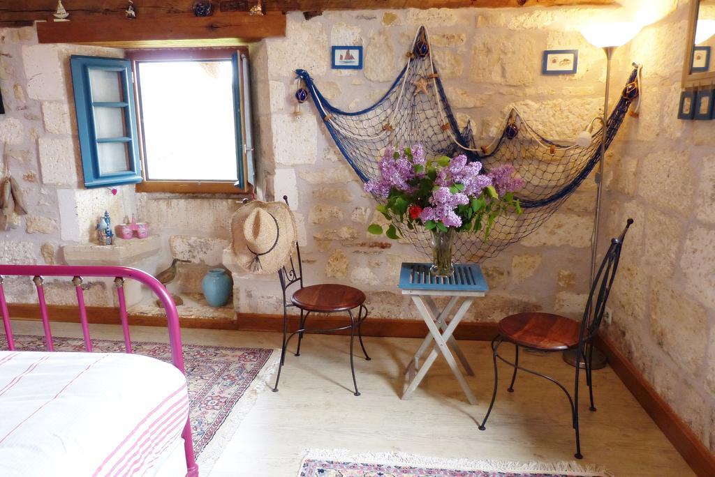 L'Echappee Belle Perigord Bed & Breakfast Cercles Bilik gambar
