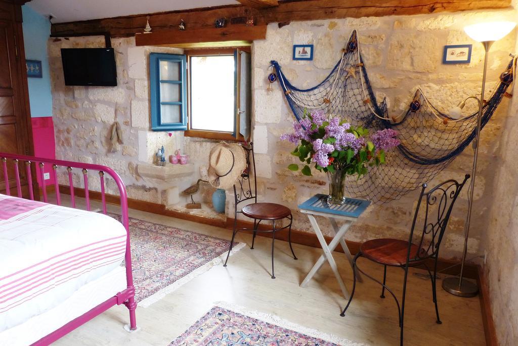 L'Echappee Belle Perigord Bed & Breakfast Cercles Bilik gambar